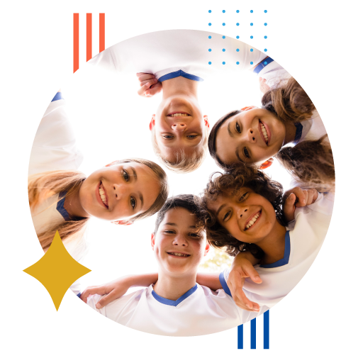 Crianças estudando em escola com período integral em Holambra