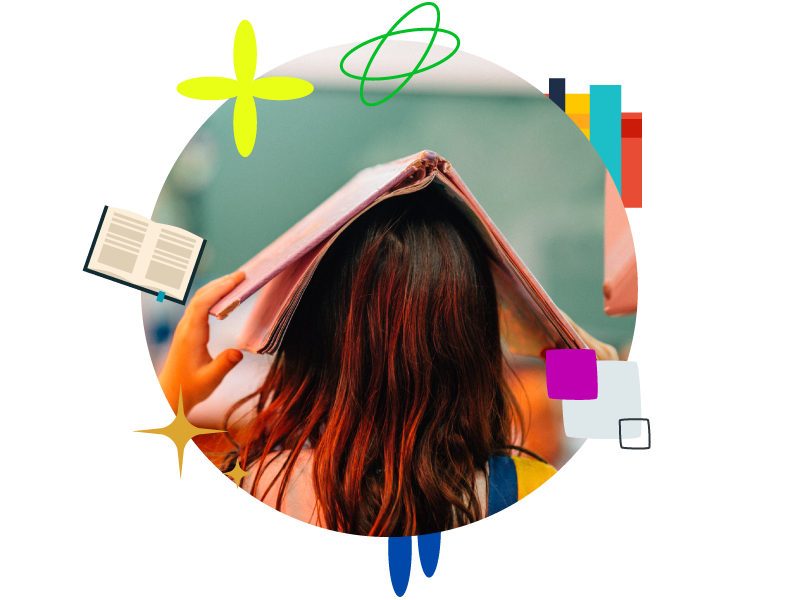 Biblioteca da Escola São Paulo em Holambra, SP, com estantes cheias de livros e mesas para estudo.